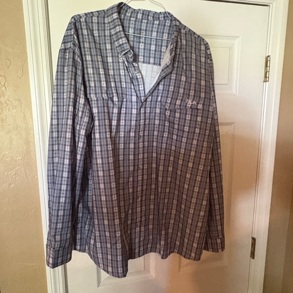 Huk Men's Gray Plaid Button Down Shirt